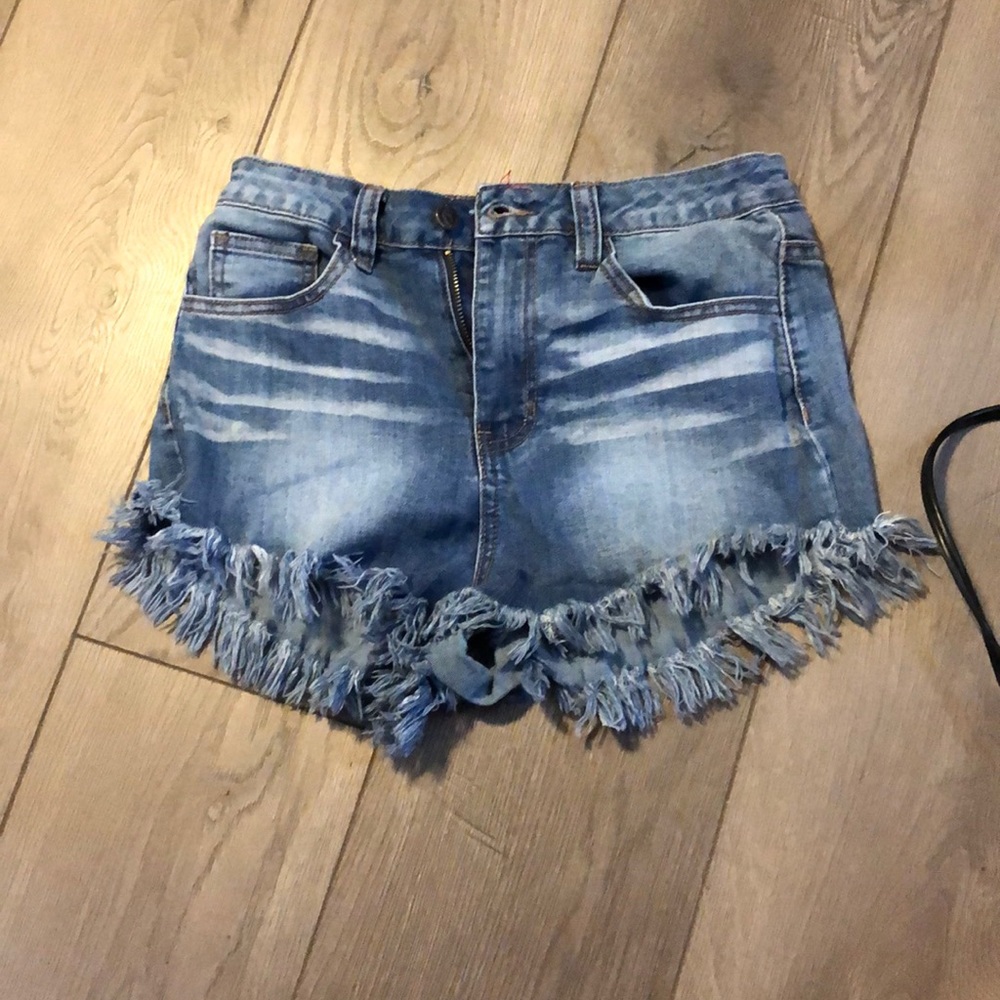 Frilly Jean shorts